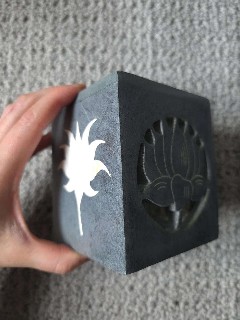 Soapstone Candle Holder/Essential Oil Diffuser with Mother-of-Pearl Flower Inlay